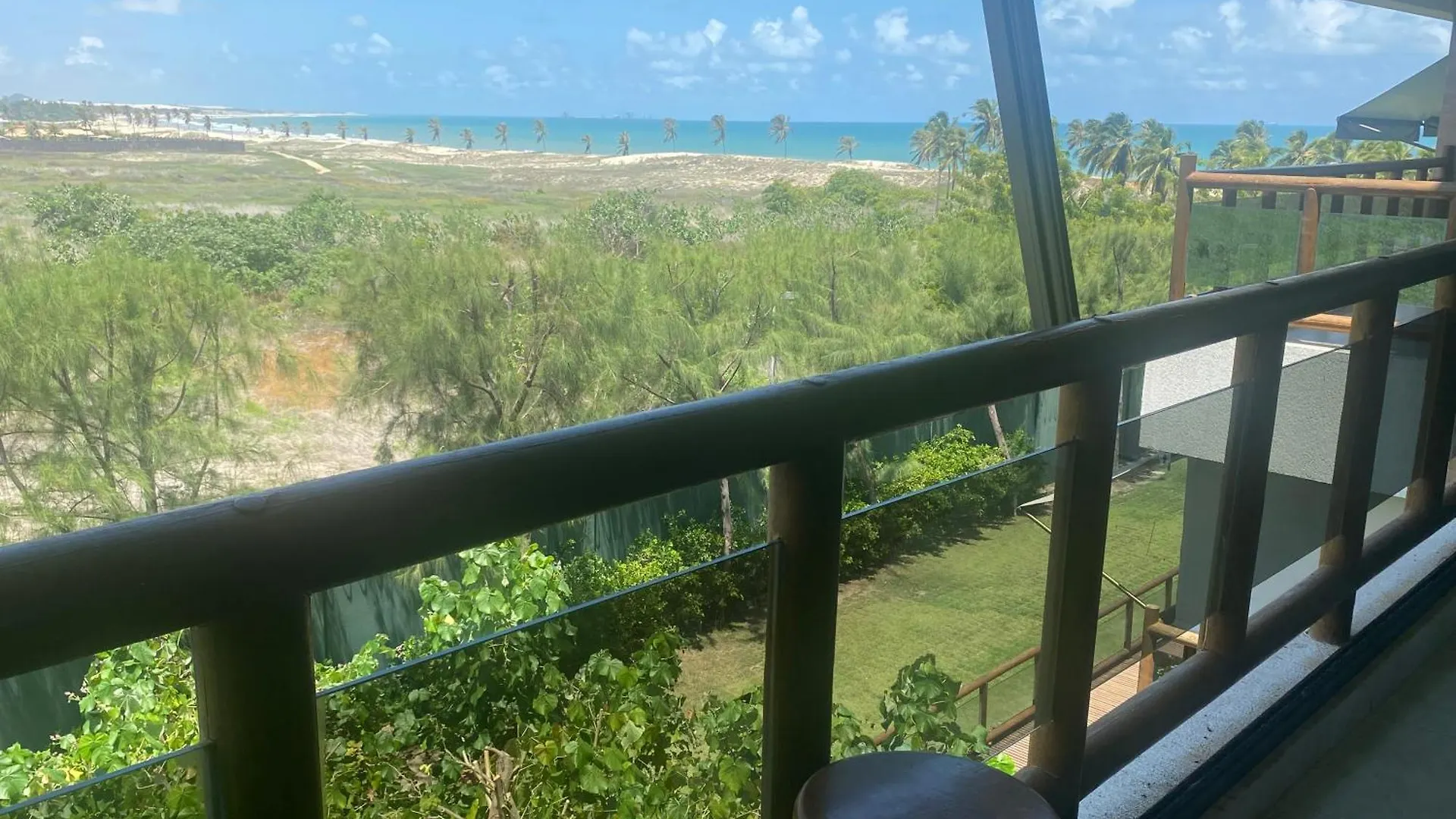 Apartamento Condominio Wai Wai Pe Na Areia - Praia De Cumbuco Brasil